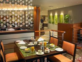 Las mejores ofertas de SOUTHERN SUN WATERFRONT - 55DES502 Steenberg Cape Town
