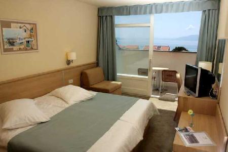 Las mejores ofertas de HOTEL QUERCUS Drvenik