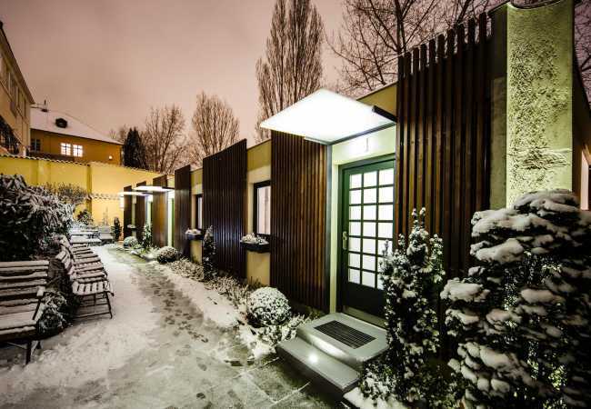 ARCHIBALD AT THE CHARLES BRIDGE