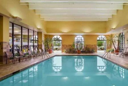 Las mejores ofertas de EMBASSY SUITES GREENVILLE GOLF RESORT & CONFERENCE CENTER Greenville 