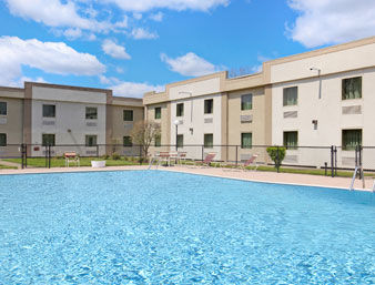 Las mejores ofertas de DAYS INN BATAVIA Batavia