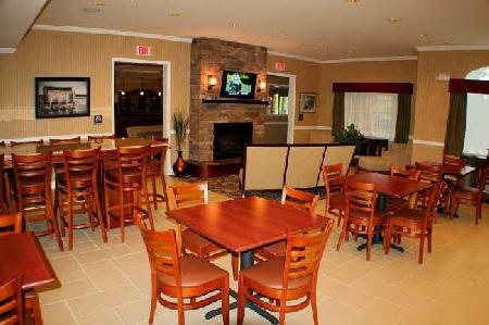 Las mejores ofertas de PLUS EASTON INN SUITES Easton