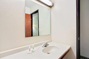 Las mejores ofertas de SUPER 8 BY WYNDHAM BELLEVILLE Belleville