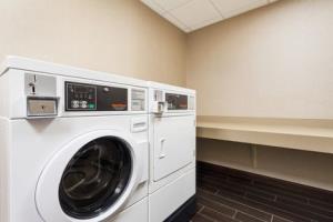 Las mejores ofertas de HAMPTON INN SUITES HERSHENEAR THE PARK Hummelstown