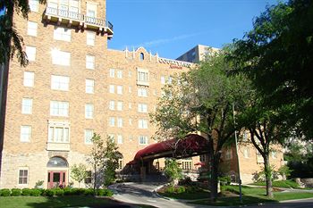 Las mejores ofertas de COURTYARD By MARRIOTT KANSAS CITCOUNTRY CLUB PLAZA Parkville