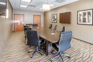 Las mejores ofertas de COMFORT SUITES MARIETTA-PARKERSBURG Marietta