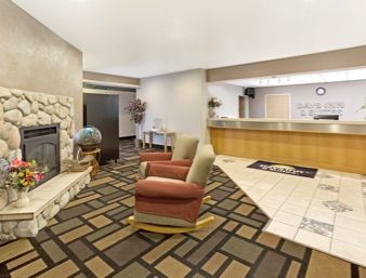 Las mejores ofertas de DAYS INN SUITES CASTLE ROCK Castle Rock