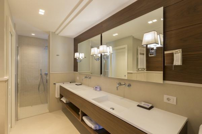 Las mejores ofertas de HOTEL LUNGOMARE Riccione