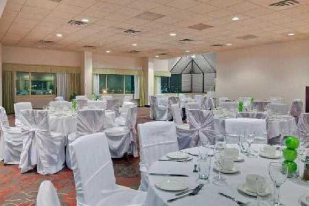 Las mejores ofertas de HOLIDAY INN KINGSTON WATERFRONT Kingston