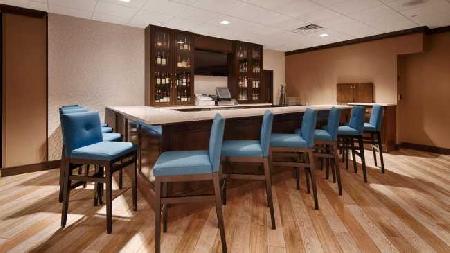 Las mejores ofertas de PLUS KINGSTON AND CONFERENCE CENTER Kingston