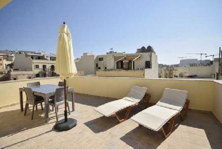 Las mejores ofertas de COSY ATTIC IN GZIRA FOR 4 GUESTS. Gzira