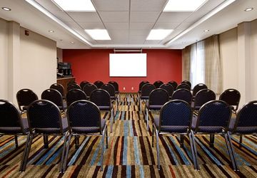 Las mejores ofertas de FAIRFIELD INN SUITES RALEIGH-DURHAM AIRPORT/RTP Morrisville 