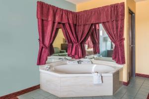 Las mejores ofertas de SUPER 8 BY WYNDHAM TROY IL/ST. LOUIS AREA Troy