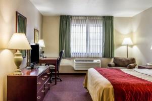 Las mejores ofertas de COMFORT INN & SUITES Fort Madison 