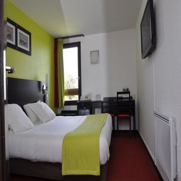 Las mejores ofertas de KYRIAD DESIGN ENZO CANNES ECLUSE Cannes-Écluse