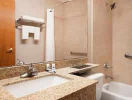 Las mejores ofertas de MICROTEL INN SUITES BY WYNDHAM ALBANAIRPORT Latham