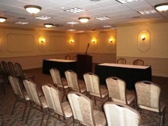 Las mejores ofertas de RAMADA ELYRIA Elyria