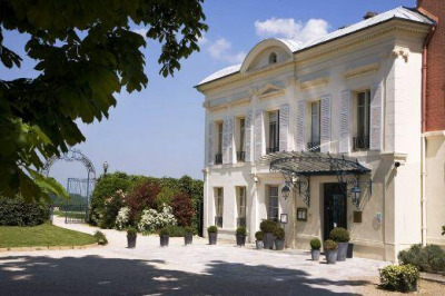 Las mejores ofertas de PAVILLON HENRI IV HOTEL Poissy 
