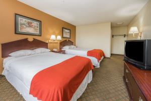 SUPER 8 BY WYNDHAM INDIANAPOLIS/NE/CASTLETON AREA