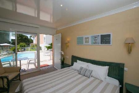 Las mejores ofertas de Logis Hôtel la Forestière Rest. l'Instant Gourmet Biscarrosse