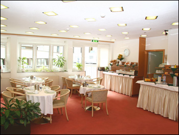 Las mejores ofertas de ADLER HOTEL Frankfurt