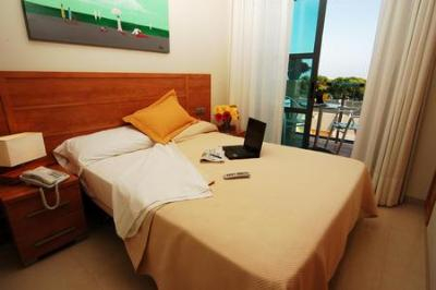 Las mejores ofertas de Aparthotel Bahia Bahía de San Antonio