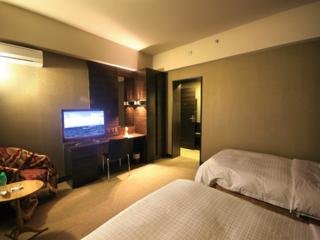 THE INN AT BAY HARBOR