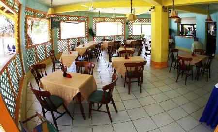 Las mejores ofertas de FOOTEPRINTS ON THE SANDS Negril 