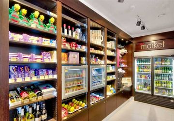 Las mejores ofertas de Ramada Plaza By Wyndham West Hollywood Hotel & Suites Brentwood 