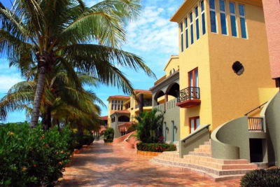 Las mejores ofertas de Parrot Tree Beach Resort & Marina Roatán 