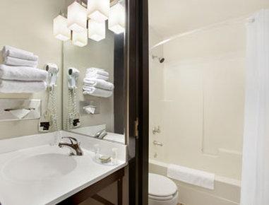 Las mejores ofertas de Super 8 by Wyndham Winnipeg East MB Winnipeg