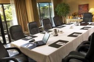 Las mejores ofertas de TORONTO AIRPORT WEST HOTEL - STANDARD ROOM Toronto