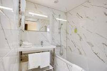 Las mejores ofertas de BRIT HOTEL CONFORT LOCHES Beauval 