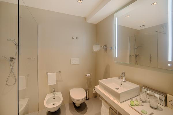 Las mejores ofertas de NH Torino Centro Turín