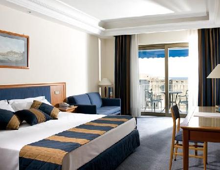 Las mejores ofertas de HOTEL ROYAL CONTINENTAL Lungomare Caracciolo