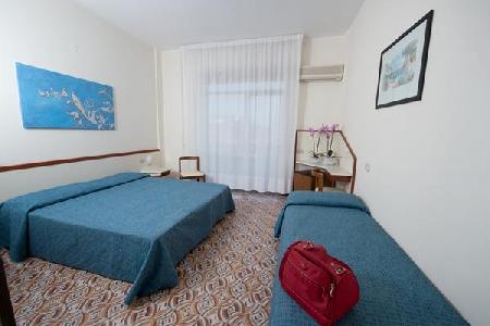 Las mejores ofertas de RIVER PALACE TERRACINA Terracina 