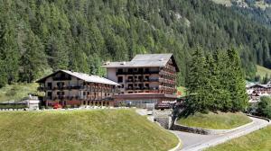 Las mejores ofertas de PARK HOTEL AND CLUB IL CAMINETTO Canazei