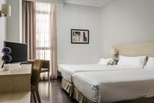 Las mejores ofertas de Exe Barcelona Gate Sant Just Desvern