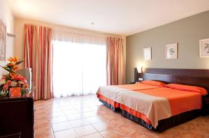 Las mejores ofertas de Hotel LIVVO Lago Taurito Playa de Taurito