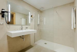 Las mejores ofertas de Hesperia Sant Just Sant Just Desvern