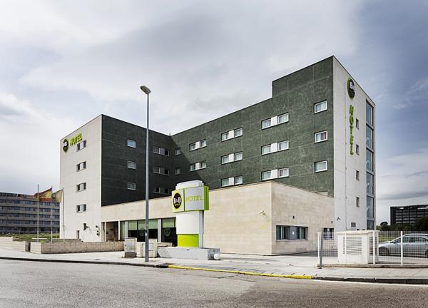 Las mejores ofertas de B&B HOTEL MADRID AIRPORT T1 T2 T3 Madrid