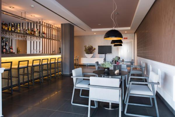 Catalonia Reina Victoria Hotel