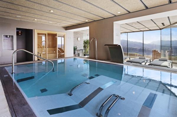 Catalonia Reina Victoria Hotel