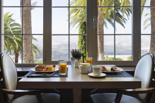 Catalonia Reina Victoria Hotel