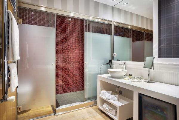 Catalonia Reina Victoria Hotel