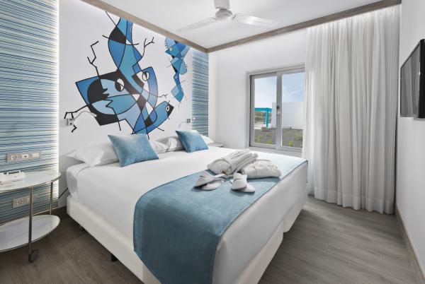 Las mejores ofertas de Elba Premium Suites Playa Blanca