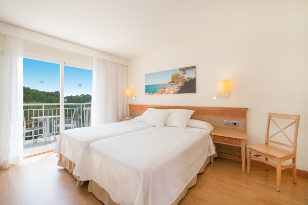 Las mejores ofertas de Iberostar Waves Club Cala Barca Porto Petro