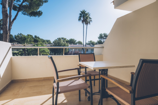 Las mejores ofertas de Iberostar Waves Pinos Park Son Moll y Sant Font de Sa Cala