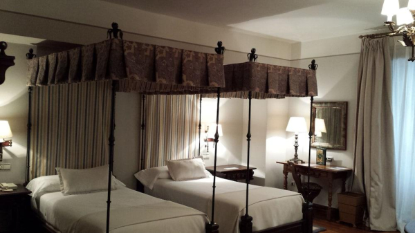 Las mejores ofertas de Parador Hostal Dos Reis Católicos Santiago De Compostela