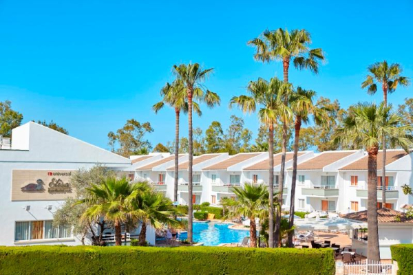 Las mejores ofertas de UNIVERSAL APARTHOTEL ELISA Platja de Muro